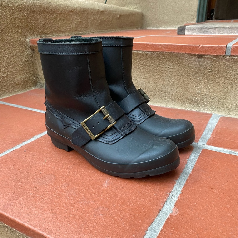 Hunter biker short boots with buckle